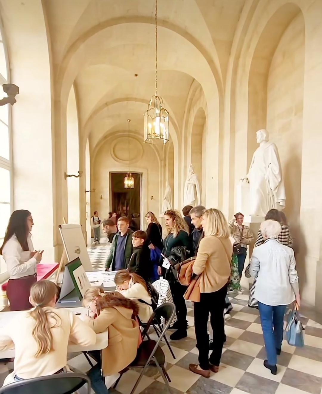 Présentation du métier d'illustrateur scientifique au Château de Versailles